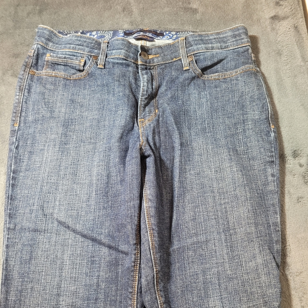 Women Levi blue denim 525 jeans